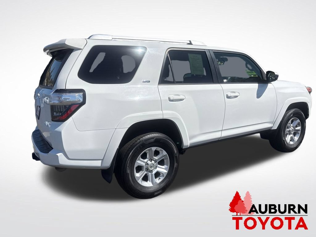 Used 2017 Toyota 4Runner SR5 AWD/4WD image 5