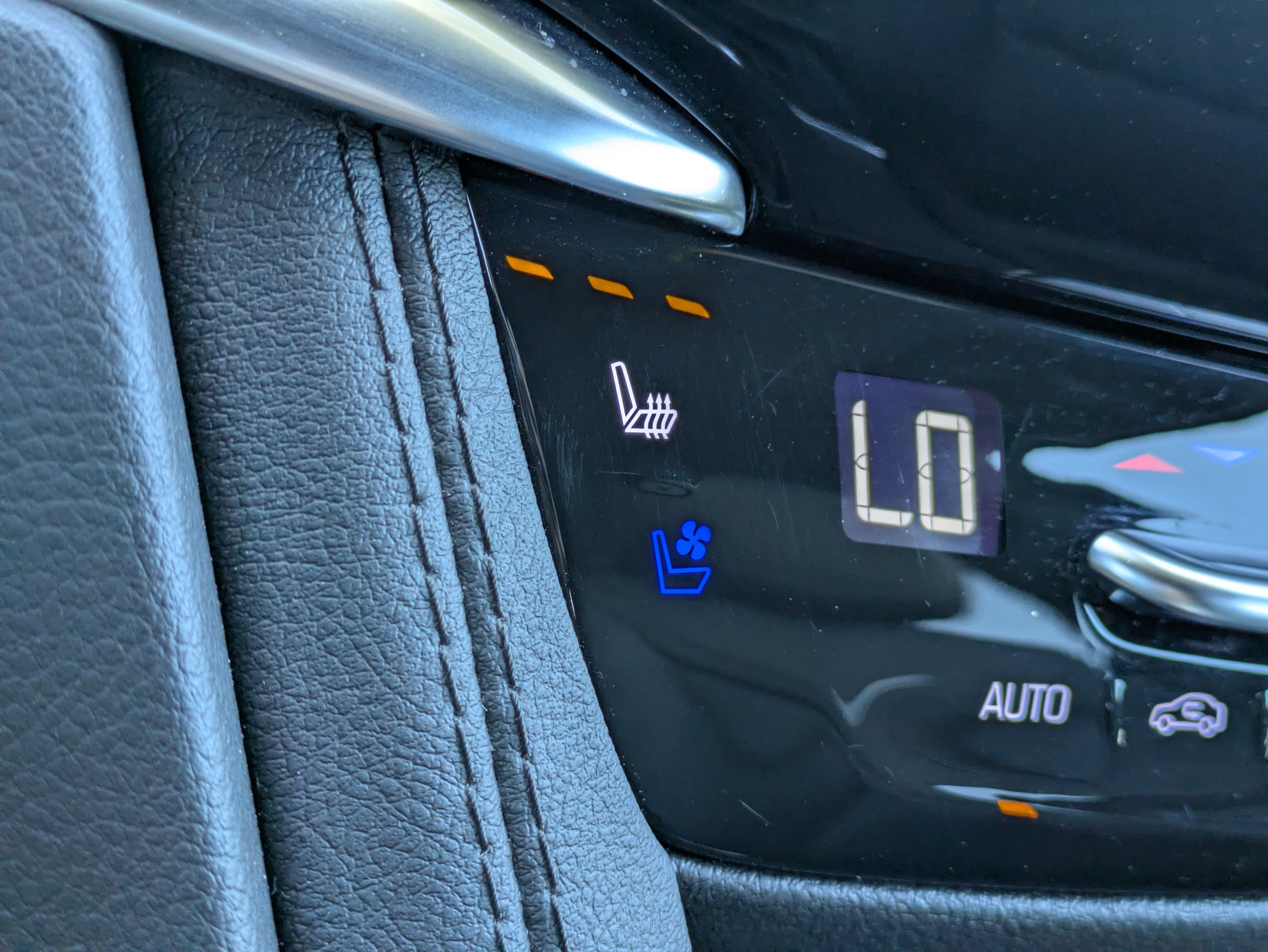 Certified 2024 Cadillac XT6 Sport w/ LPO, Floor Liner Package AWD/4WD image 28