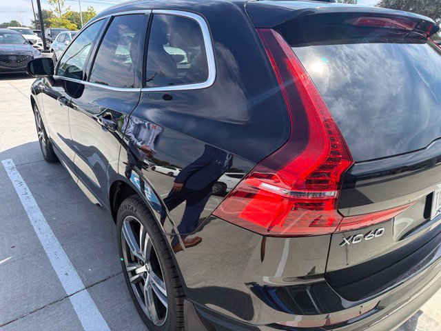 Used 2020 Volvo XC60 T5 Momentum FWD image 3