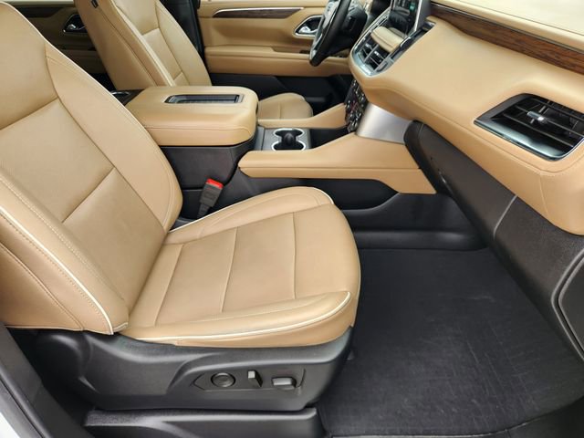 Used 2024 Chevrolet Suburban Premier w/ Premium Package RWD image 14