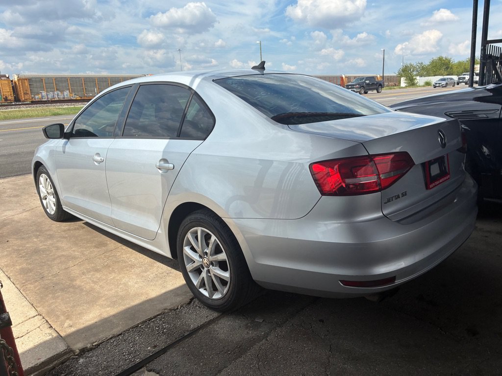 Used 2015 Volkswagen Jetta SE FWD image 9