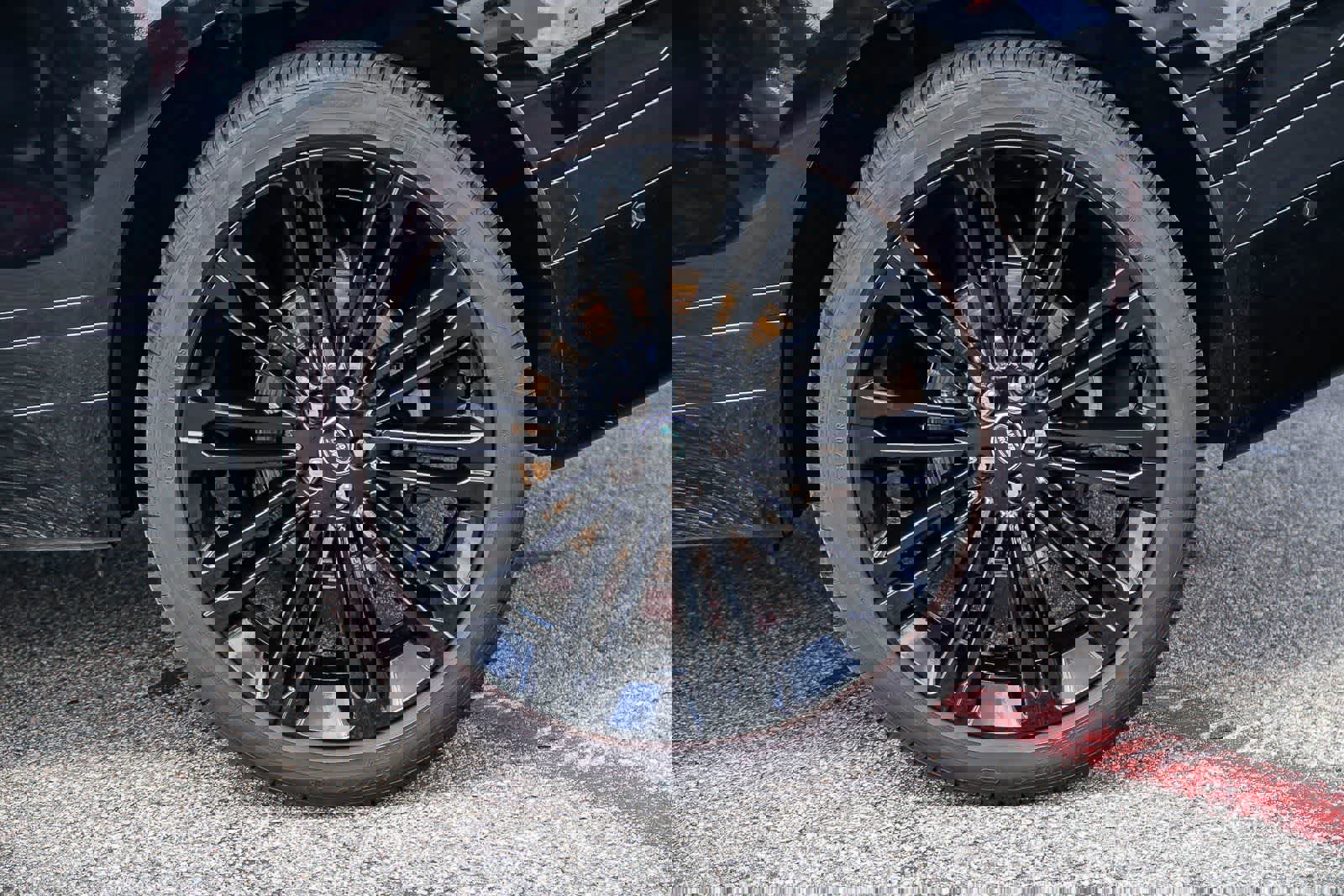 Used 2025 Land Rover Range Rover Velar Dynamic SE image 8