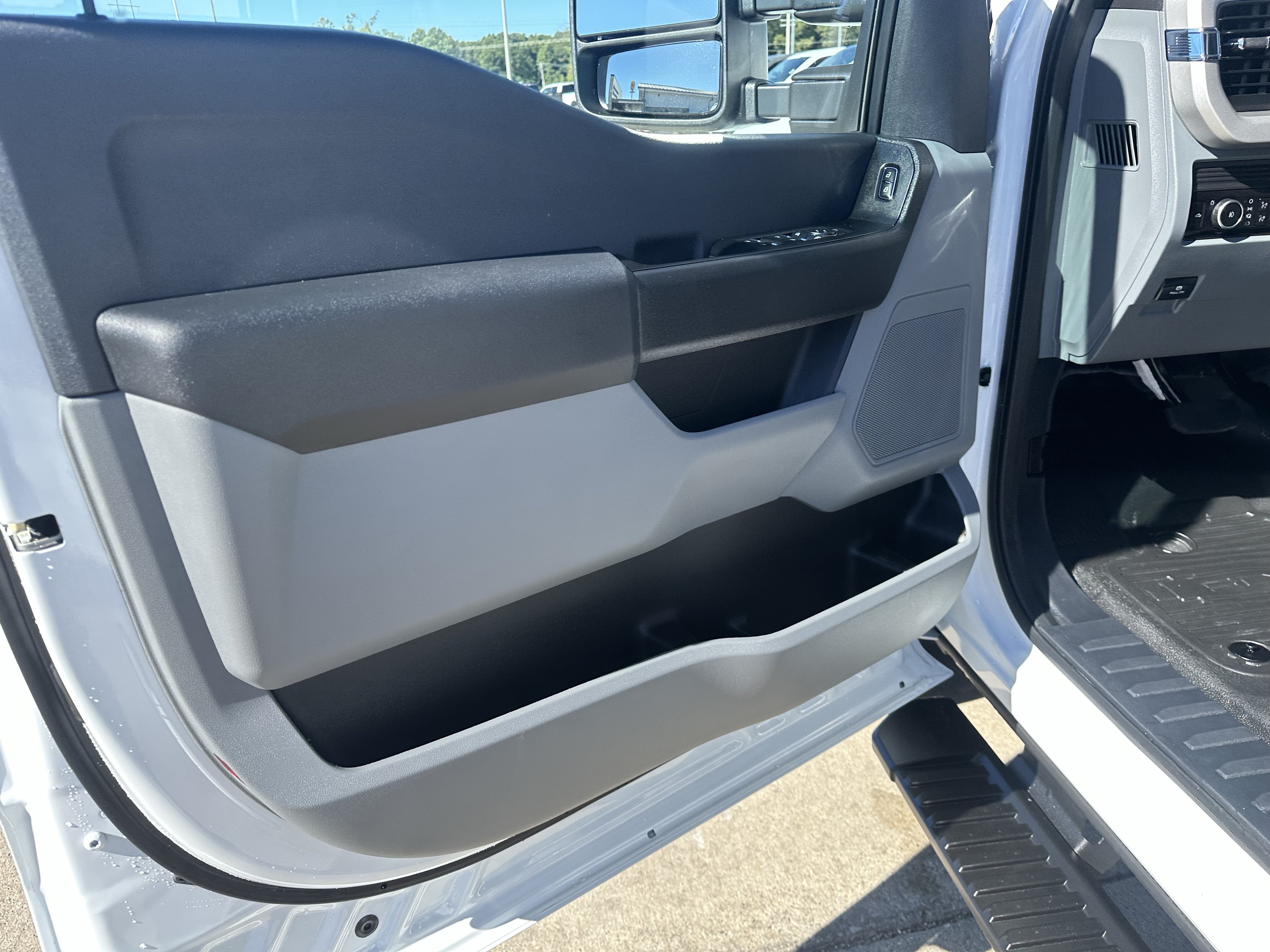 Used 2025 Ford F250 XL w/ XL Chrome Package AWD/4WD image 16