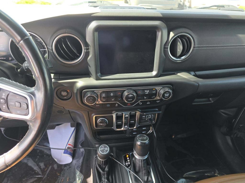 Used 2021 Jeep Wrangler Unlimited Sahara w/ Cold Weather Group AWD/4WD image 4