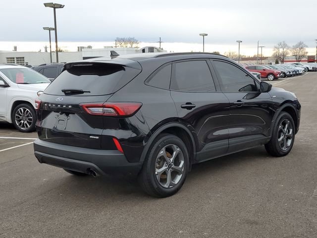 Used 2025 Ford Escape ST-Line image 3