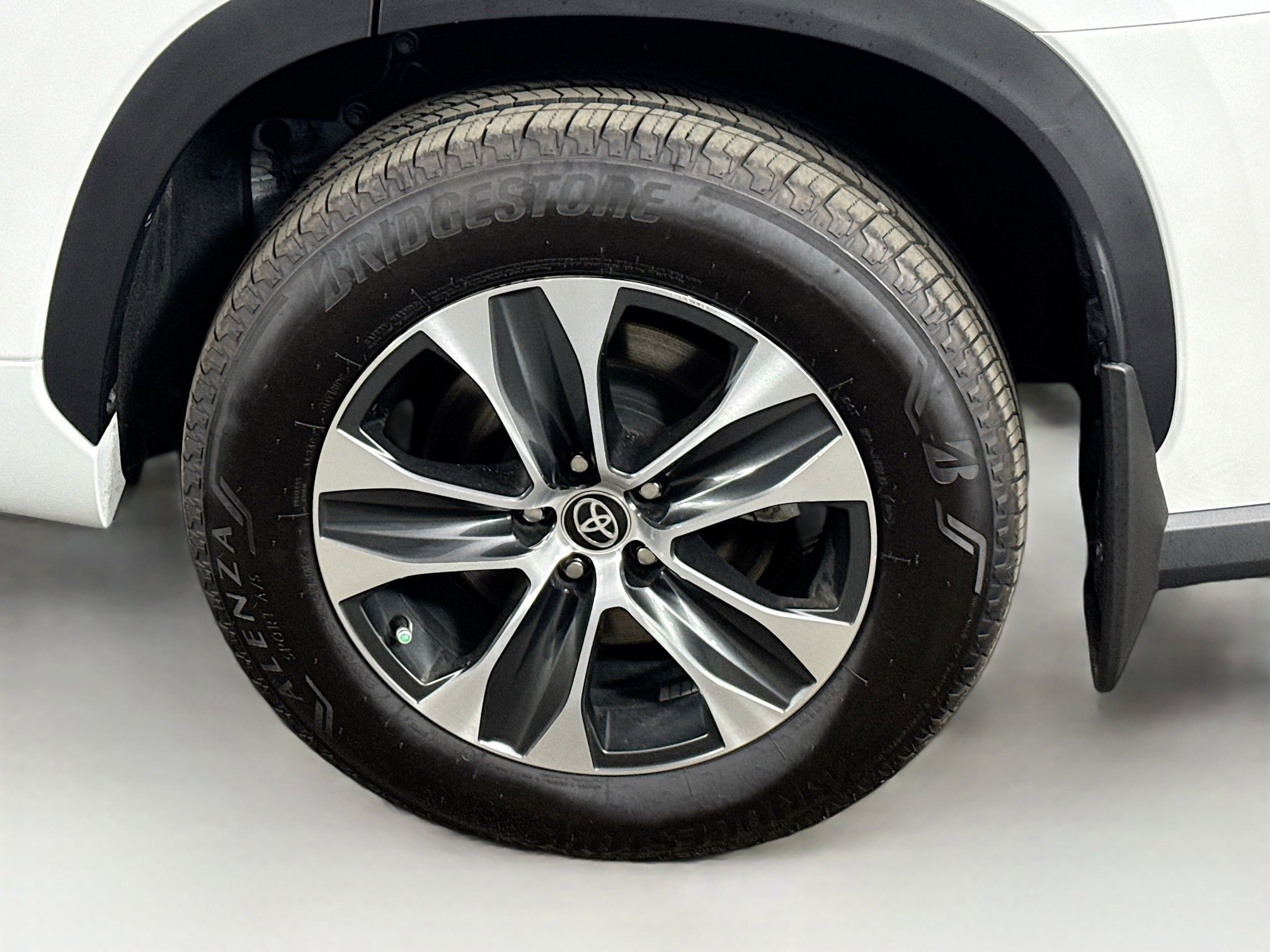 Certified 2026 Toyota Highlander XLE AWD/4WD image 9