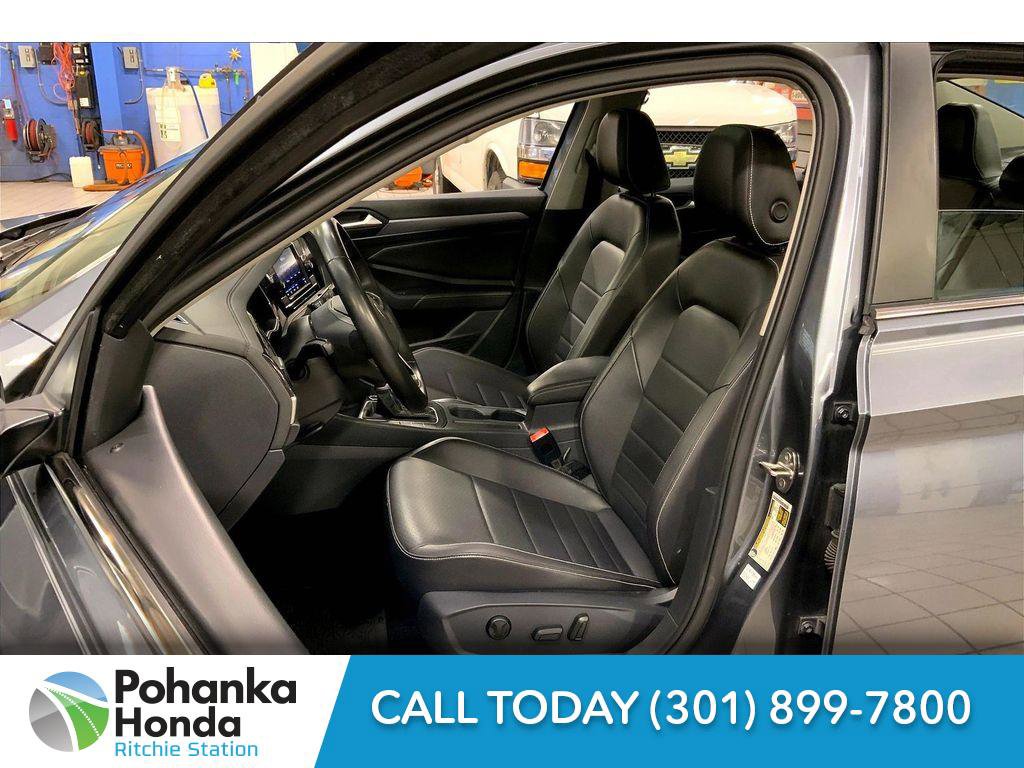 Used 2023 Volkswagen Jetta SE image 18