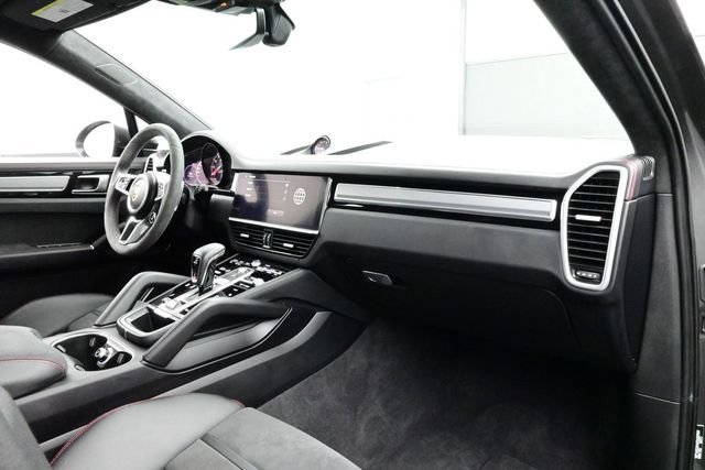 Certified 2023 Porsche Cayenne GTS AWD/4WD image 18