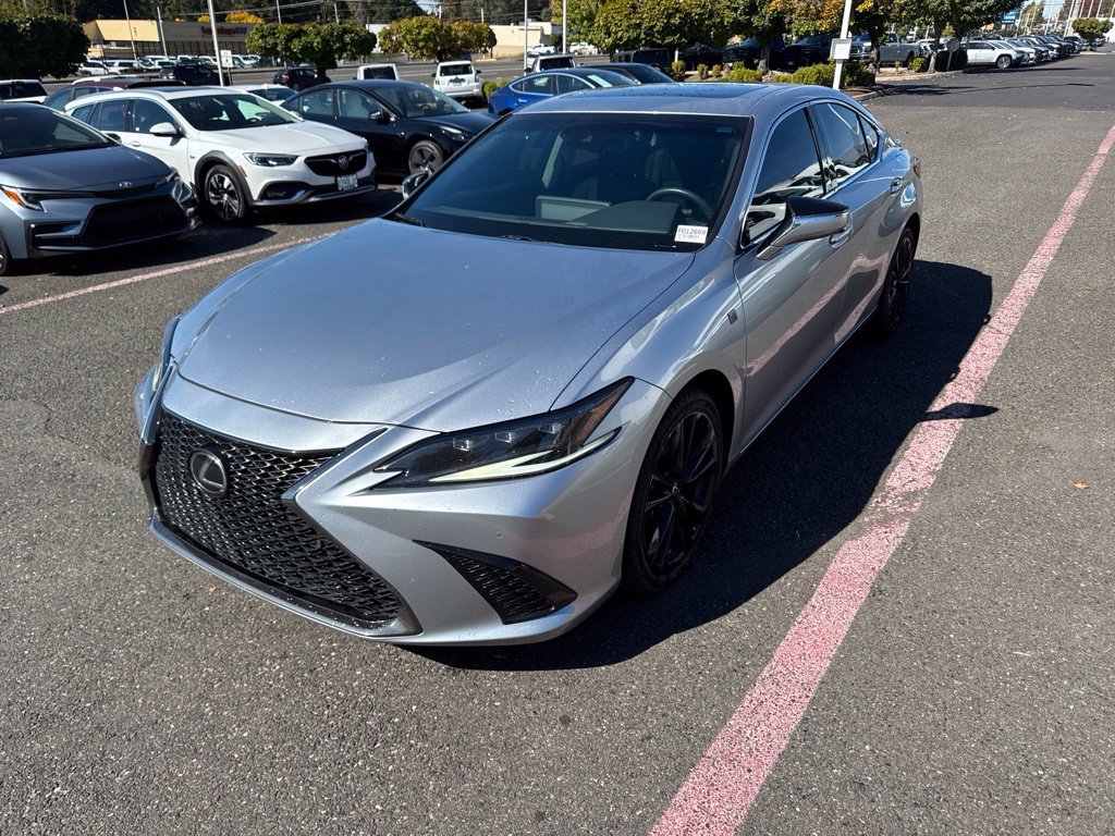 Used 2023 Lexus ES 250 w/ Accessory Package (Z2) AWD/4WD image 3