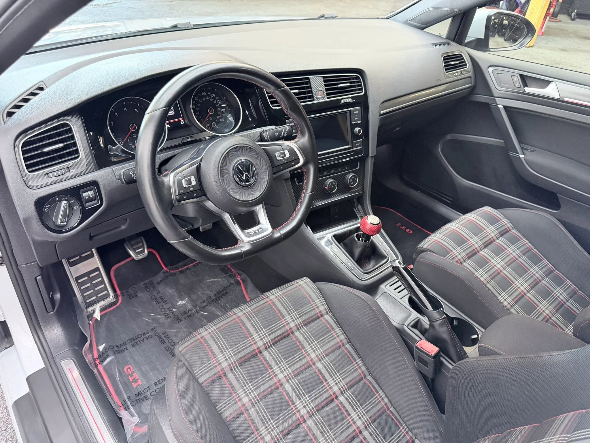 Used 2018 Volkswagen GTI S image 10