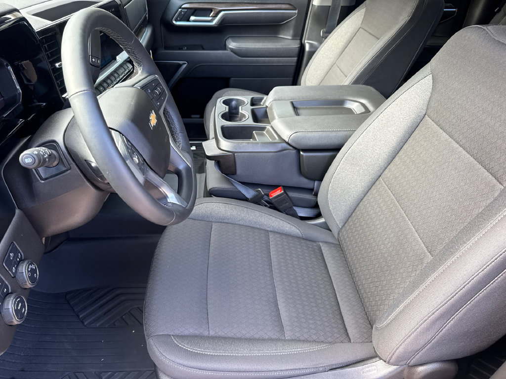 Used 2025 Chevrolet Silverado 1500 LT AWD/4WD image 19