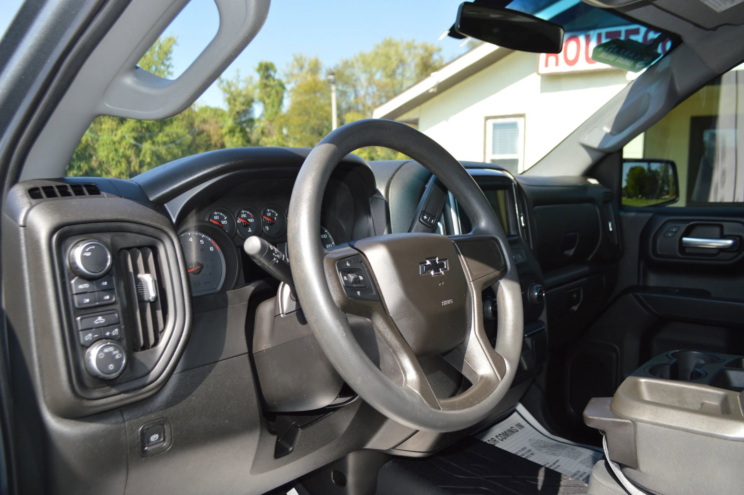 Used 2019 Chevrolet Silverado 1500 Custom Trail Boss w/ Custom Convenience Package image 14