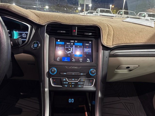Used 2019 Ford Fusion SE FWD image 14