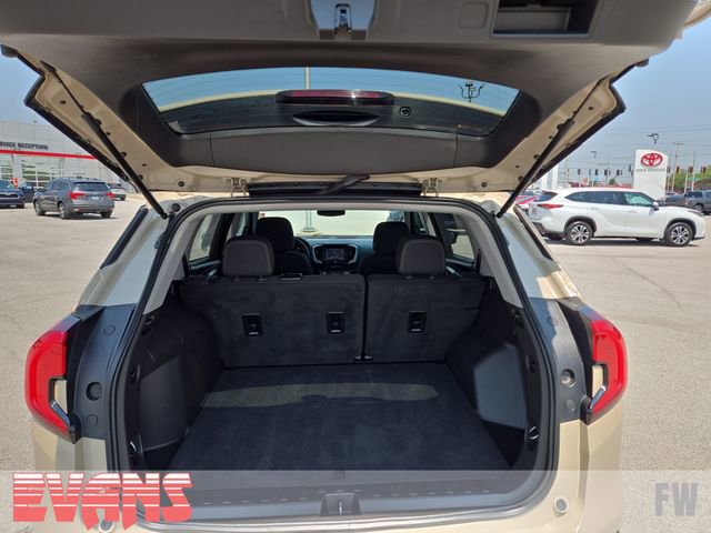 Used 2023 GMC Terrain SLE w/ Driver Convenience Package image 30