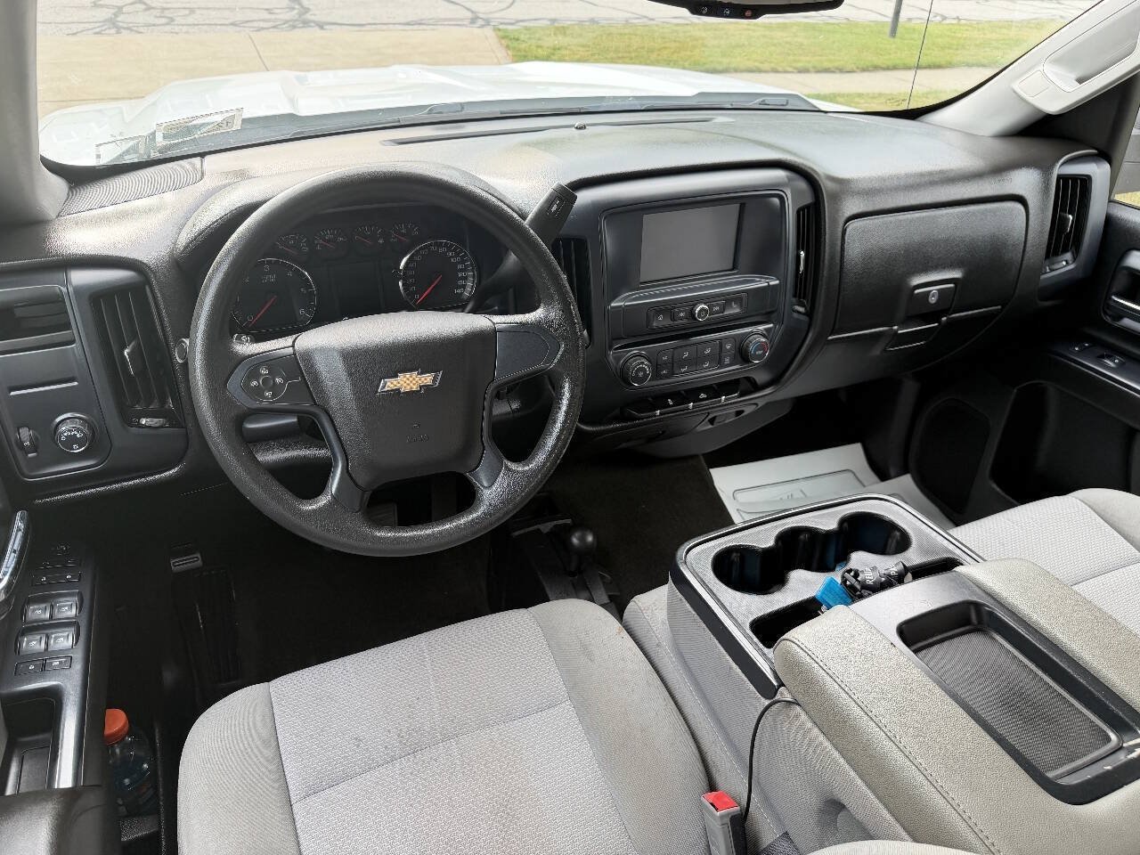 Used 2018 Chevrolet Silverado 1500 Custom w/ Custom Value Package AWD/4WD image 10