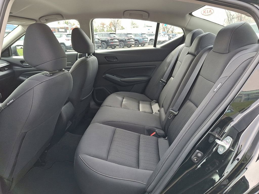 Used 2025 Nissan Altima 2.5 SV image 11