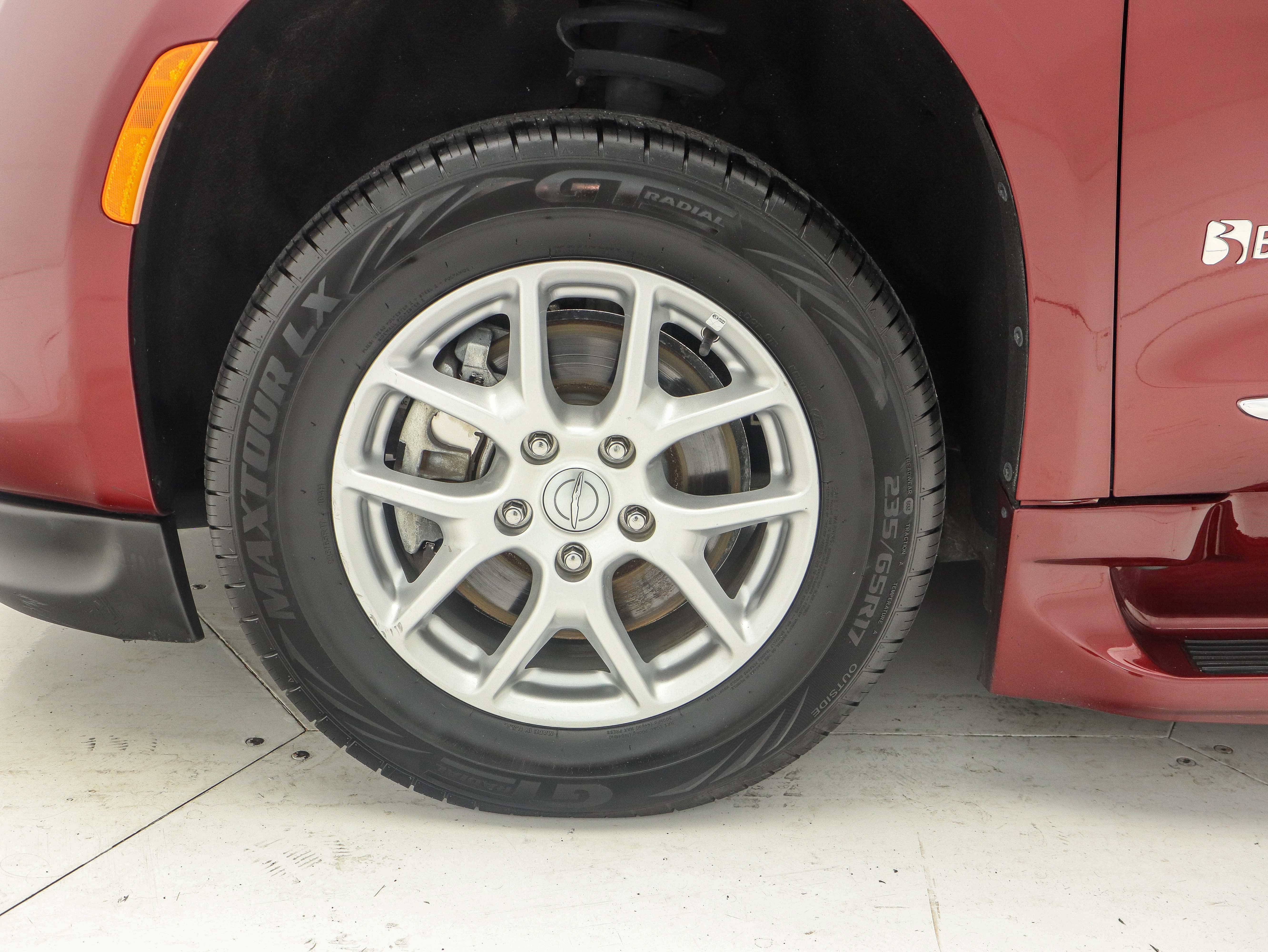 Used 2019 Chrysler Pacifica Touring-L image 33