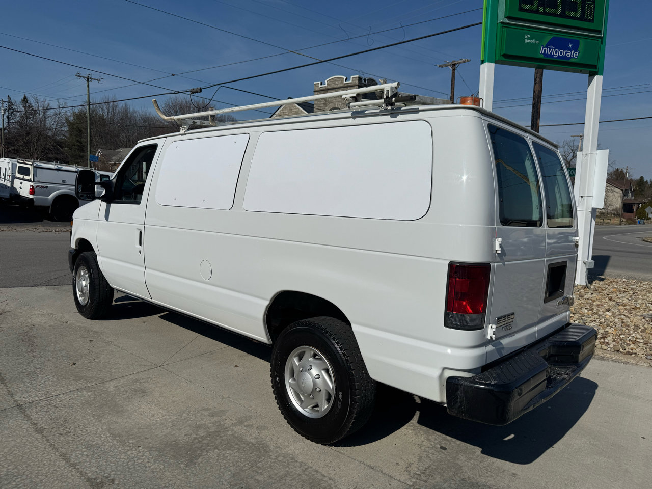 Used 2012 Ford E-250 and Econoline 250 w/ Insulation Pkg RWD image 3