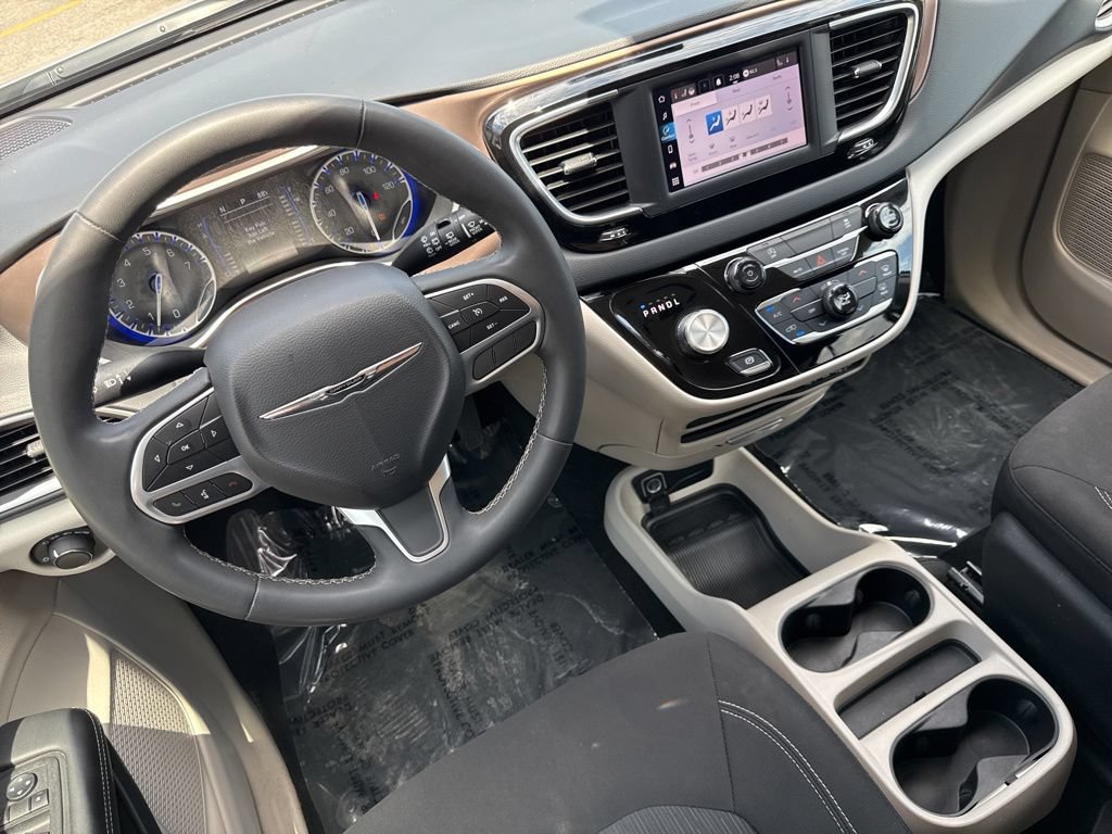 Used 2023 Chrysler Voyager LX FWD image 27