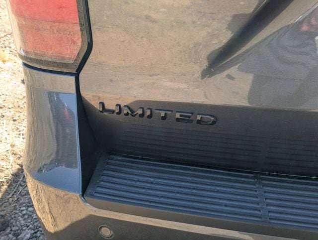 Used 2021 Ford Expedition Limited image 8