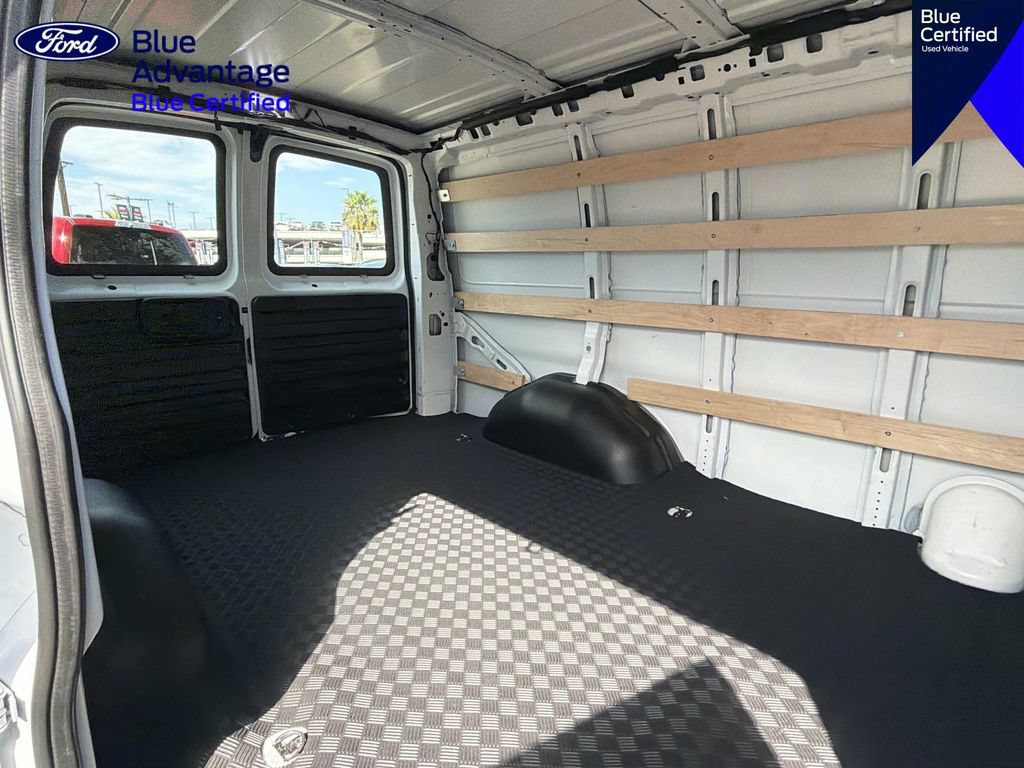 Used 2025 Chevrolet Express 2500 w/ Driver Convenience Package RWD image 11