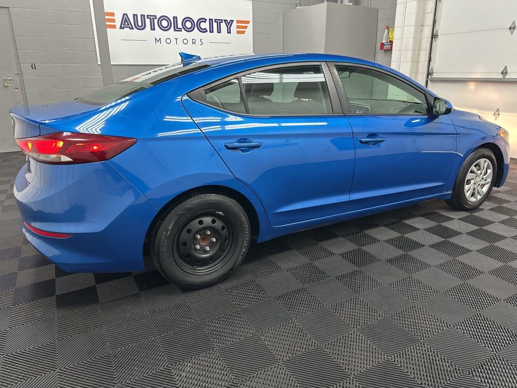 Used 2017 Hyundai Elantra SE image 11