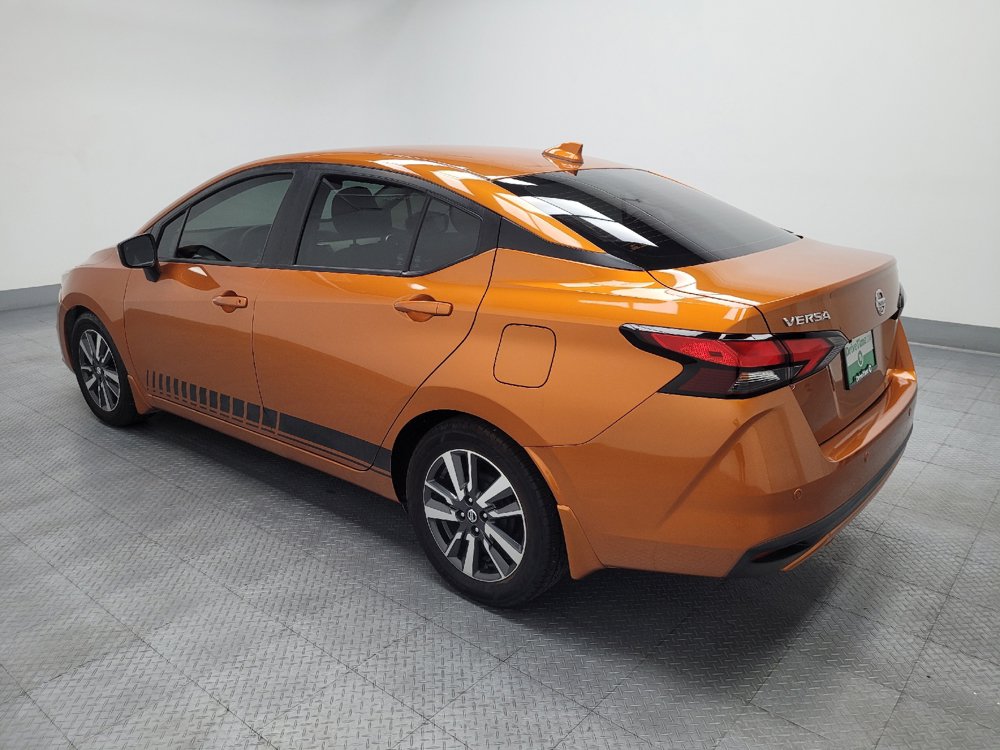 Used 2020 Nissan Versa SV FWD image 3