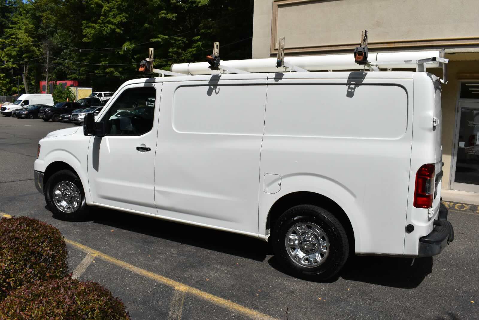 Used 2017 Nissan NV 3500 SL w/ Technology Package RWD image 7