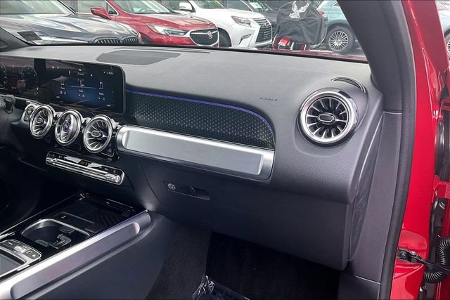Used 2026 Mercedes-Benz GLB 250 4MATIC image 15