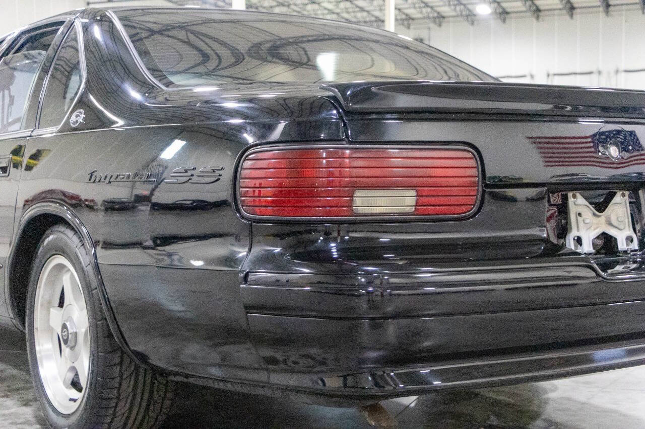 Used 1995 Chevrolet Impala SS RWD image 32
