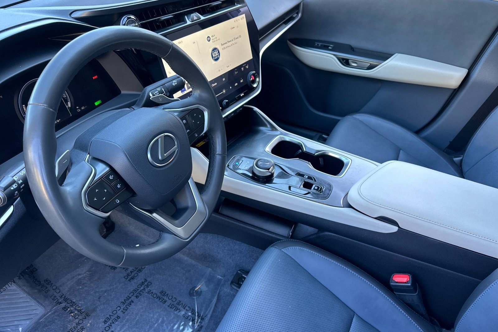 Certified 2023 Lexus RZ 450e Premium w/ Technology Package AWD/4WD image 4