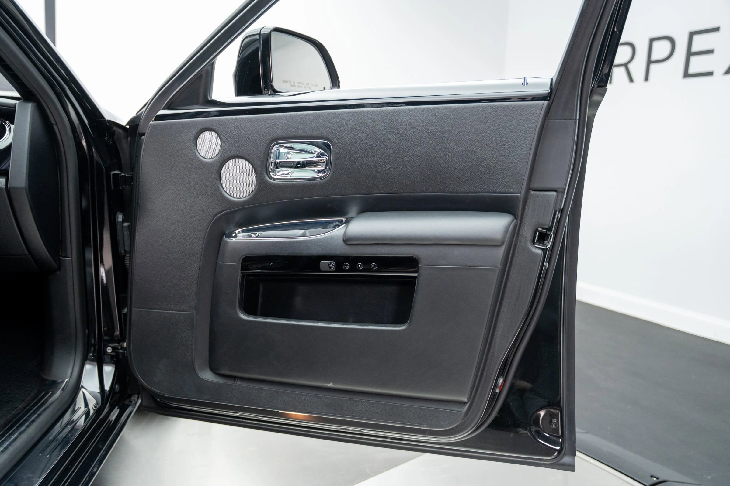 Used 2013 Rolls-Royce Ghost image 29