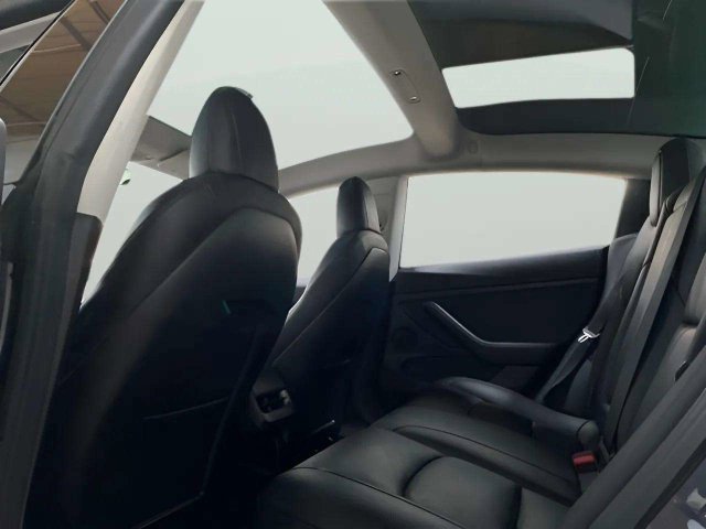 Used 2023 Tesla Model 3 Standard Range RWD image 27