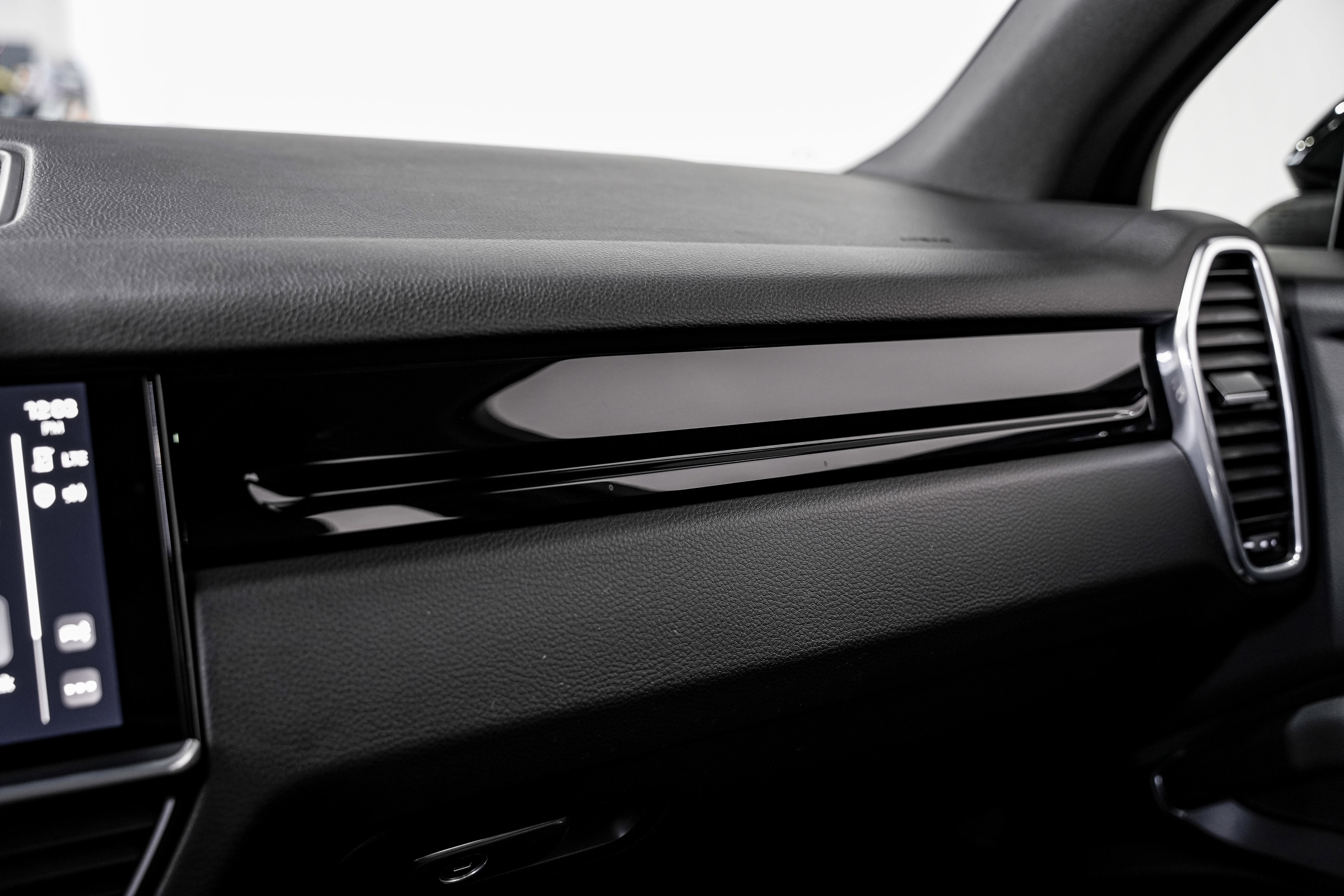 Used 2022 Porsche Cayenne S image 17