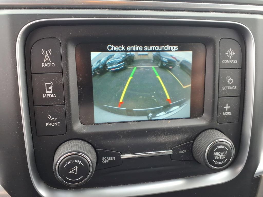 Used 2018 RAM 1500 Classic SLT image 9