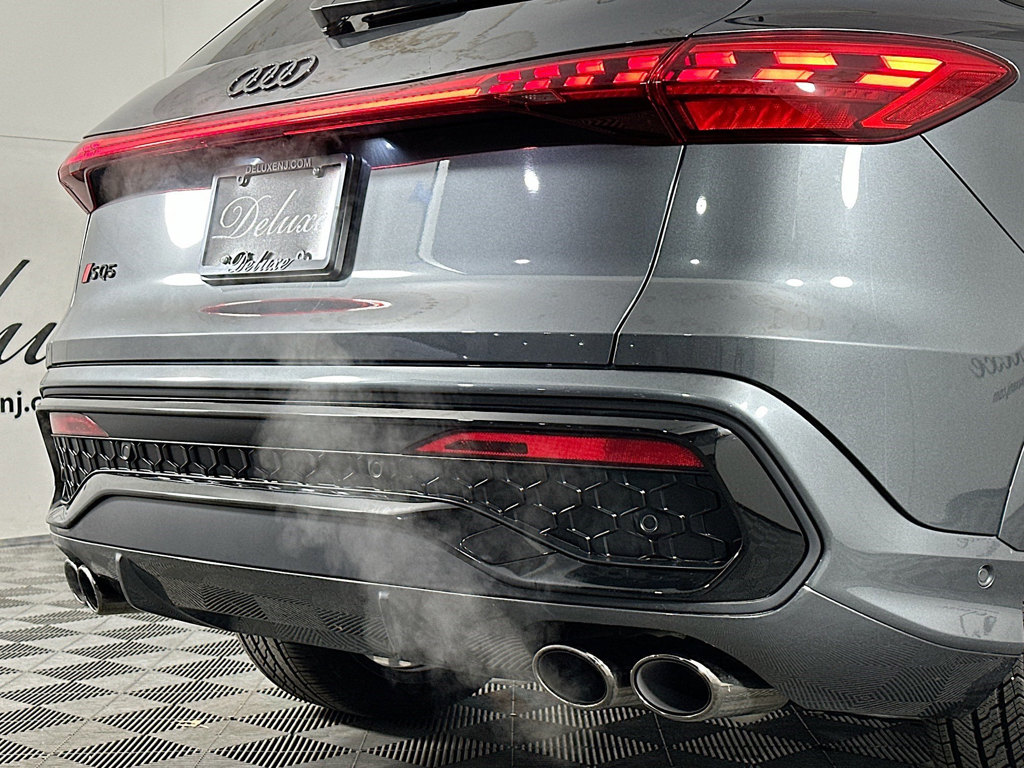 Used 2025 Audi SQ5 Premium Plus w/ Premium Plus Package image 26