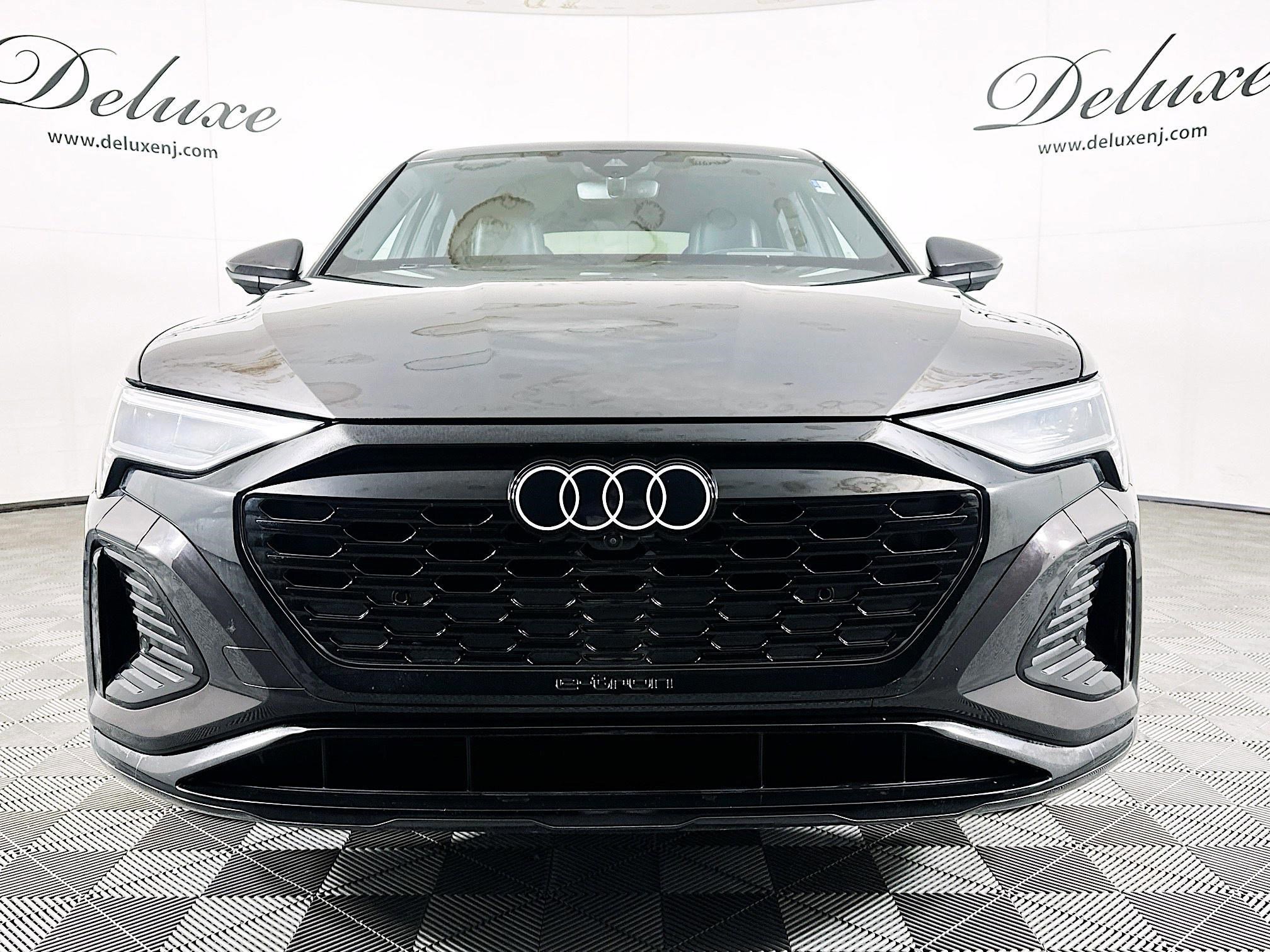 Used 2024 Audi Q8 e-tron Prestige w/ Prestige Package image 2