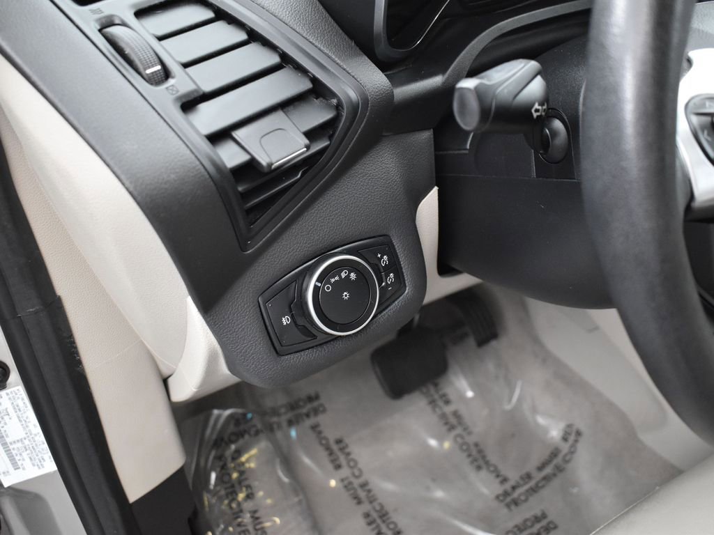 Used 2016 Ford C-MAX Energi SEL image 10