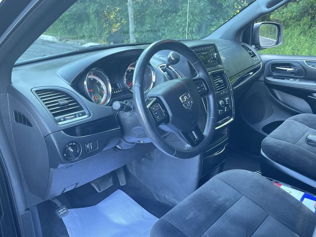 Used 2016 Dodge Grand Caravan SE FWD image 10