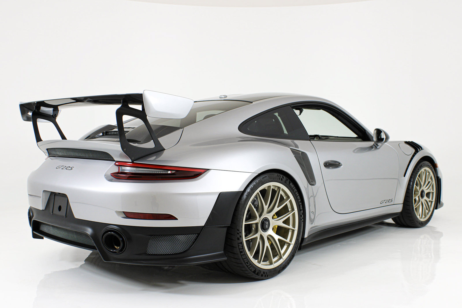 Used 2018 Porsche 911 GT2 RS RWD image 7