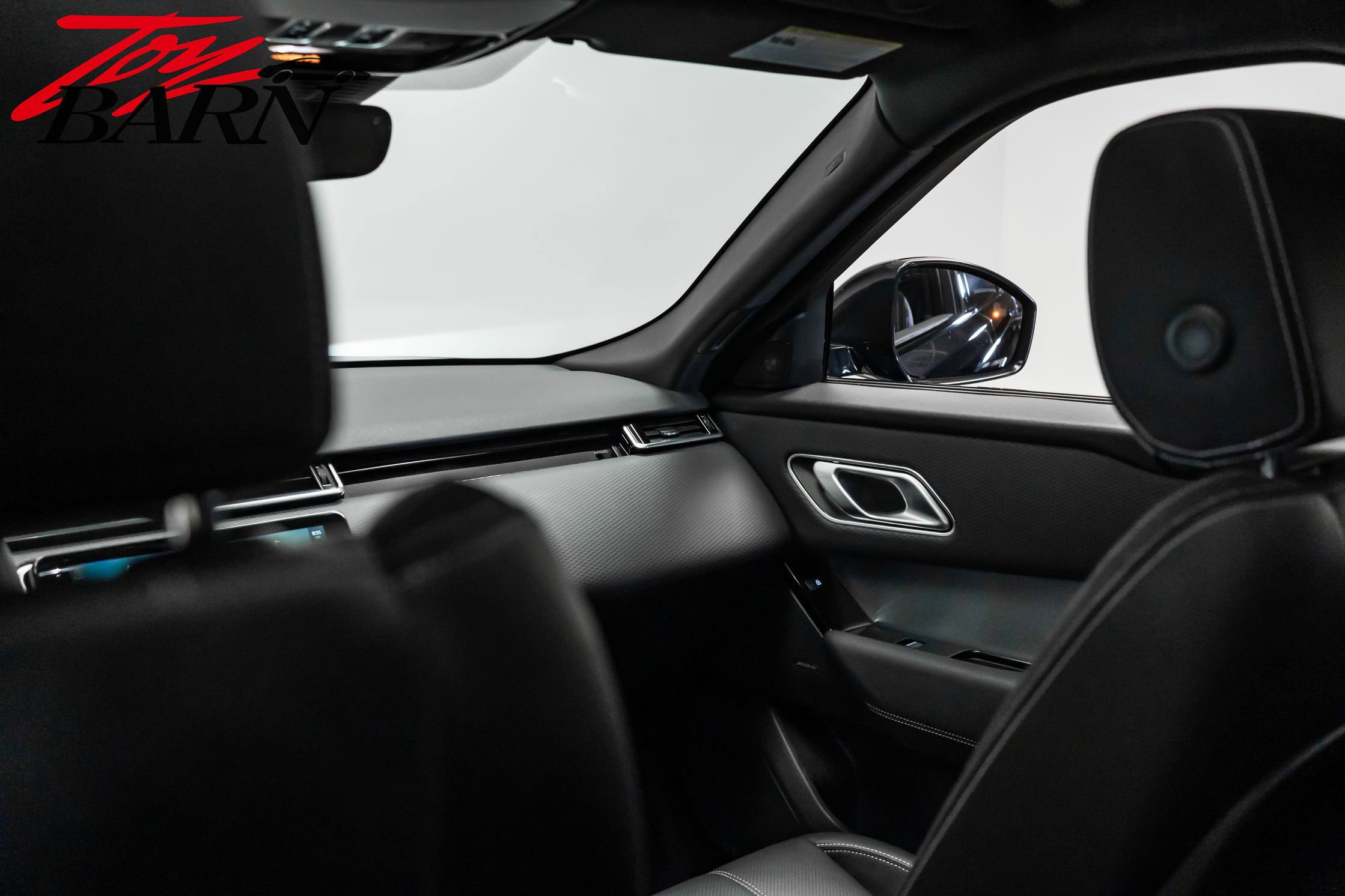 Used 2023 Land Rover Range Rover Velar R-Dynamic S image 49