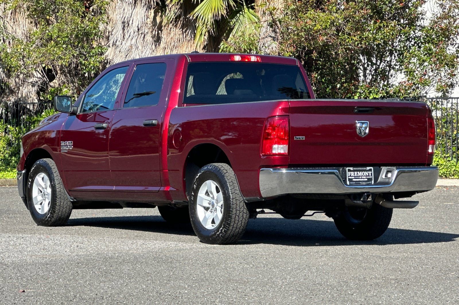Used 2022 RAM 1500 Classic SLT RWD image 5