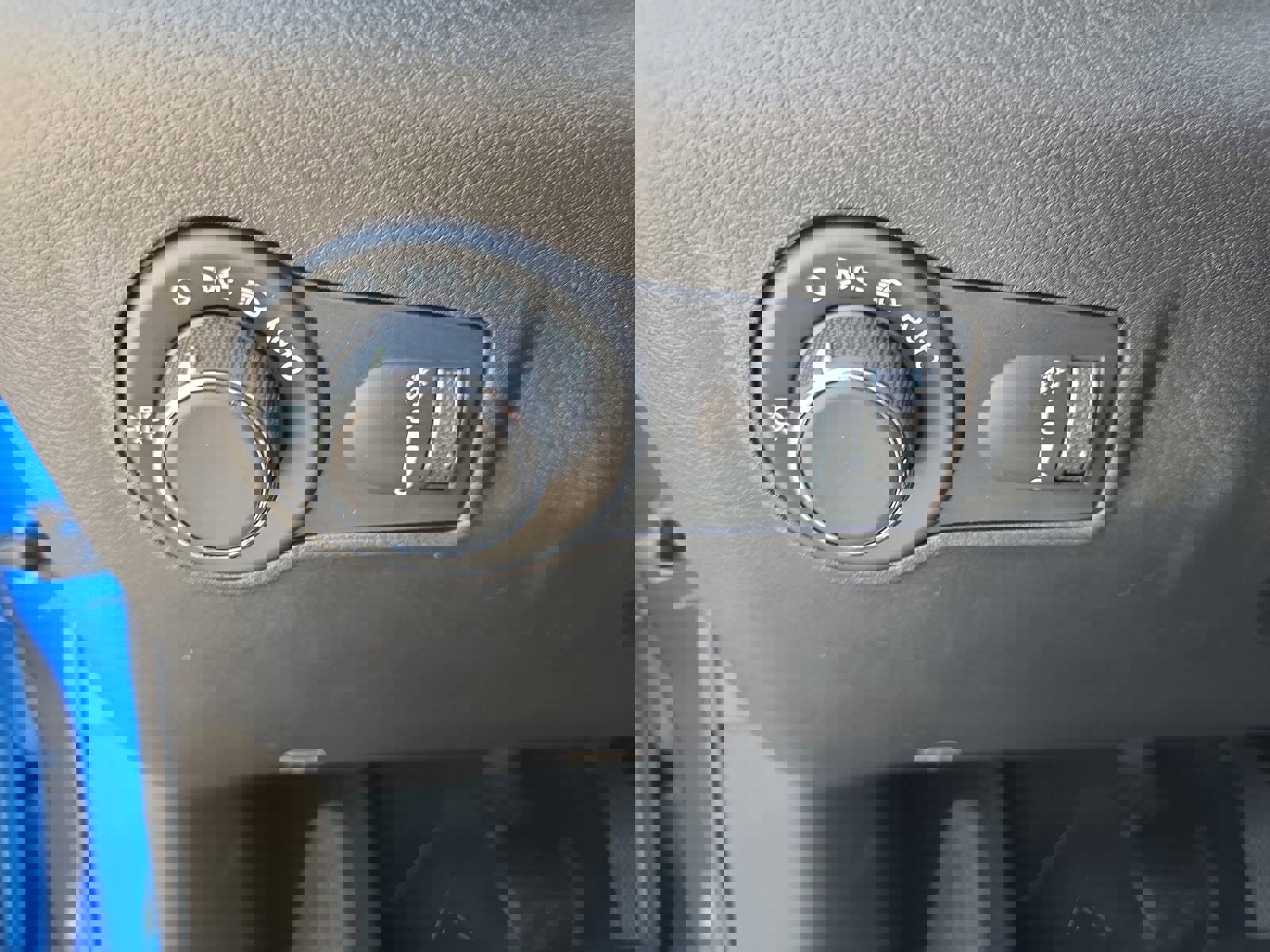 Used 2023 Jeep Compass Sport image 28