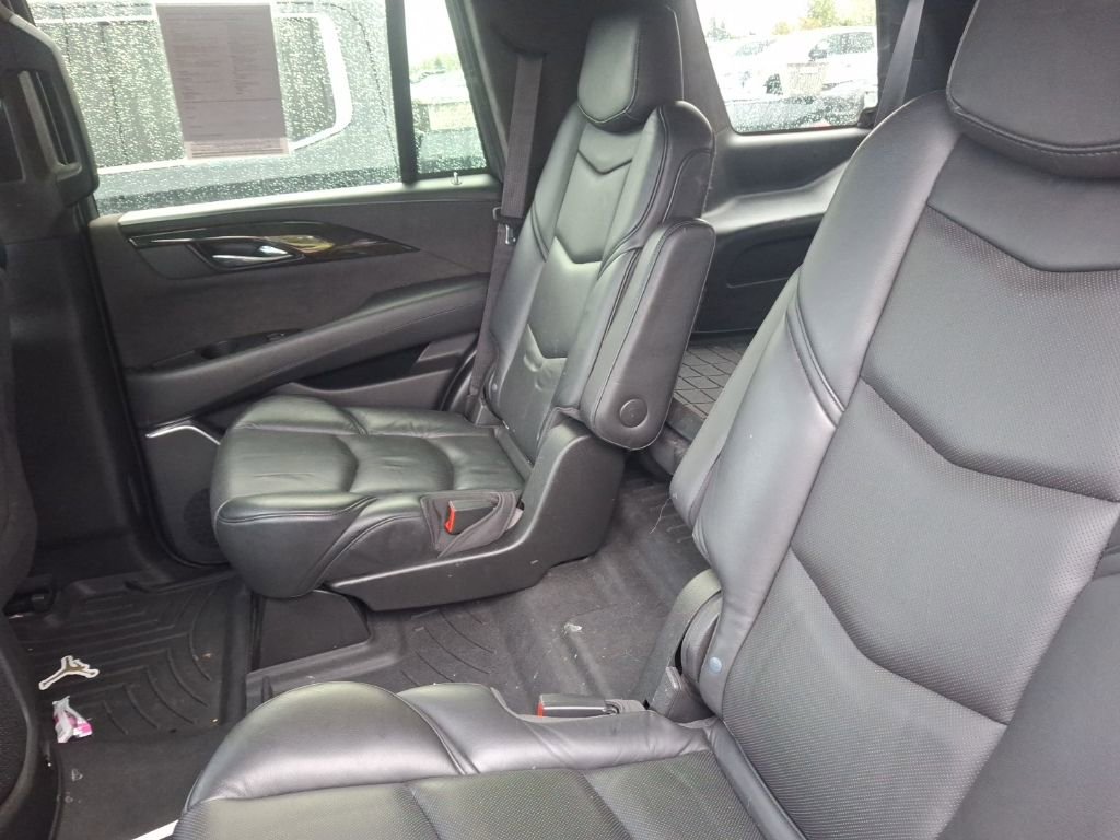Used 2020 Cadillac Escalade Platinum w/ Escalade Sport Edition image 11