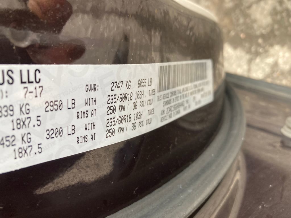 Used 2017 Chrysler Pacifica Touring Plus w/ Tire & Wheel Group image 40