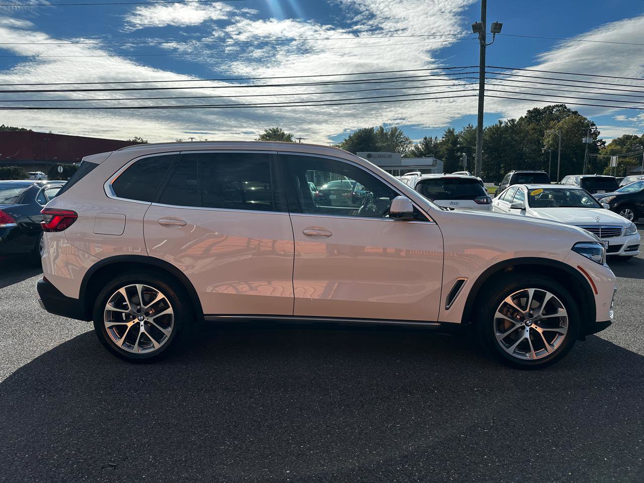 Used 2019 BMW X5 xDrive40i w/ Premium Package 2 AWD/4WD image 4