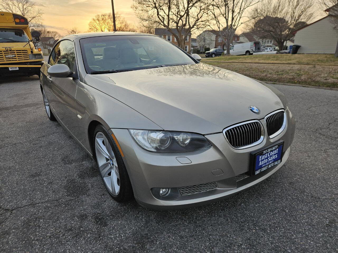 Used 2009 BMW 335i Convertible image 8