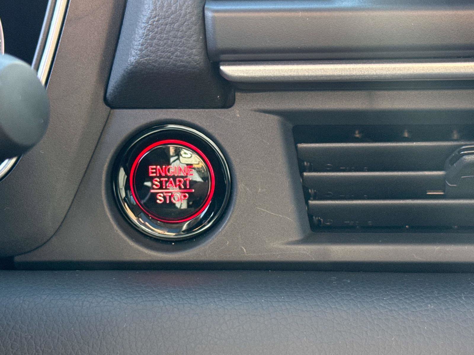 Used 2025 Honda Pilot Touring image 30