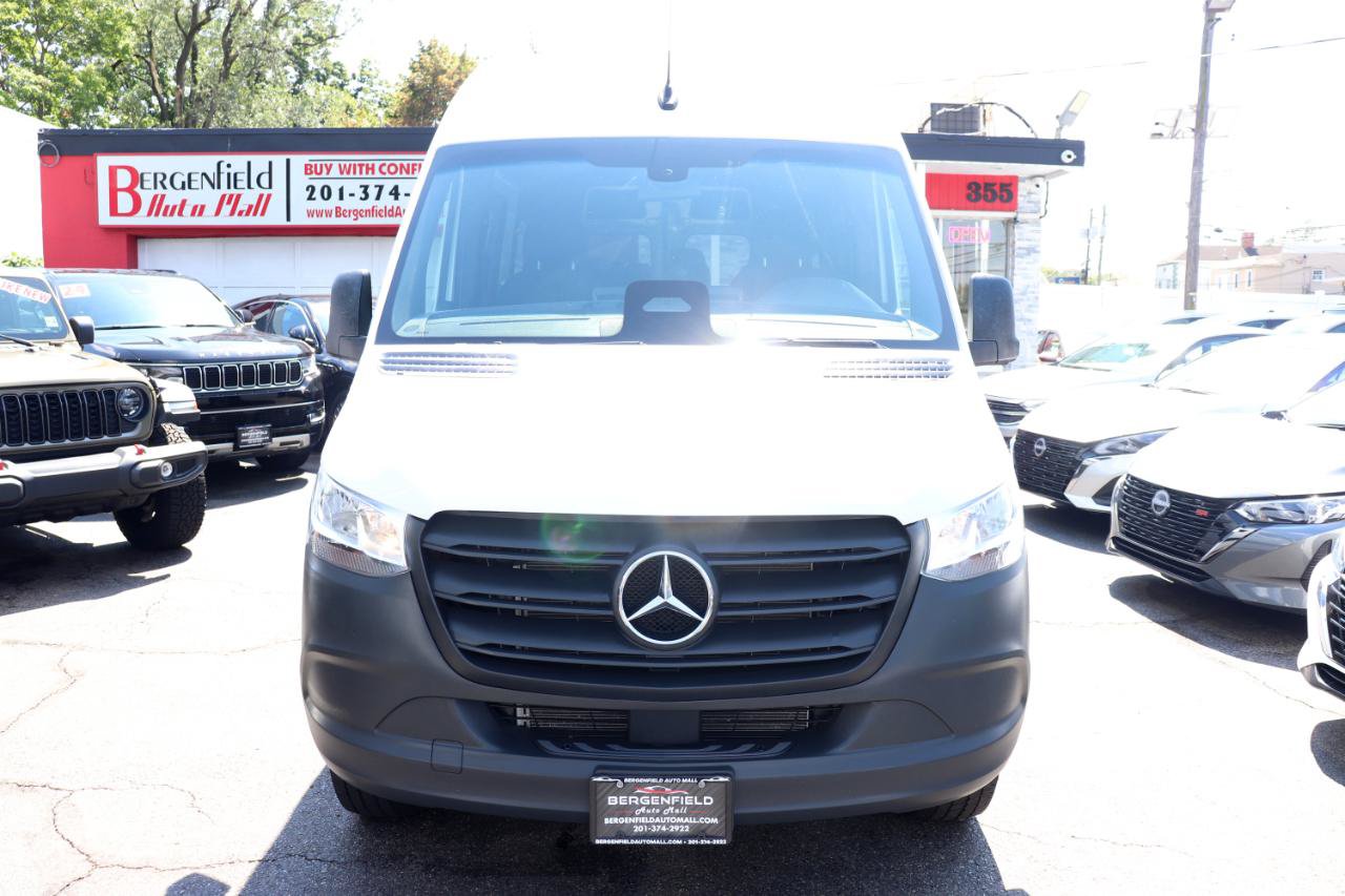 Used 2025 Mercedes-Benz Sprinter 2500 image 8