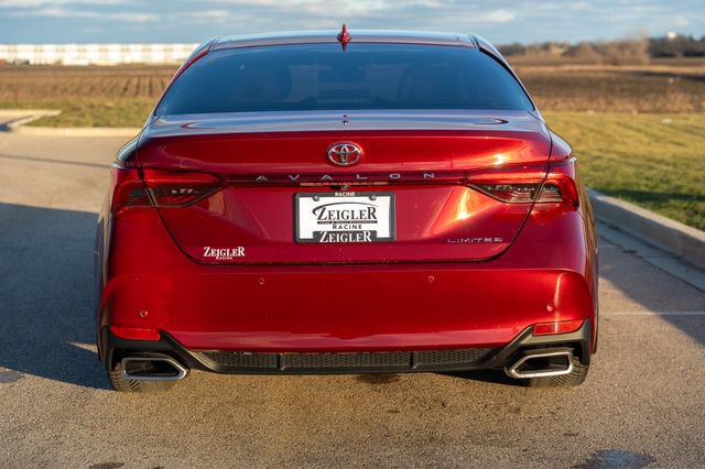 Used 2020 Toyota Avalon Limited image 6